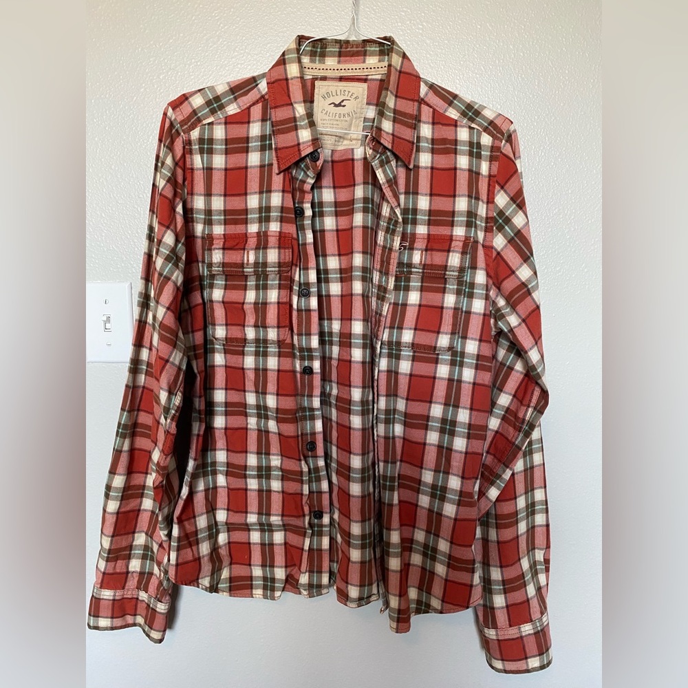Men’s long-sleeve button down shirt size L